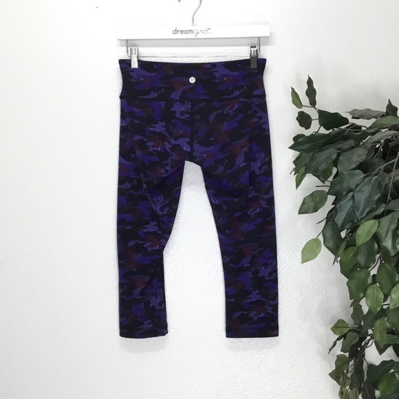 Lululemon Purple Camo Cropped Leggings - Picture 5 of 5